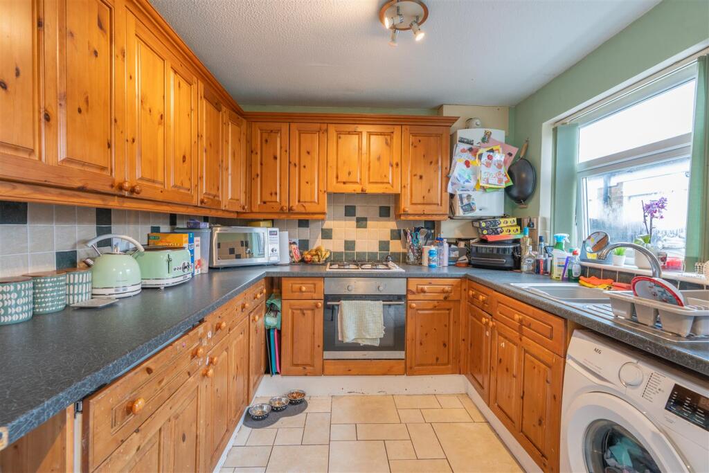 4 Lancaster Close -4.jpg