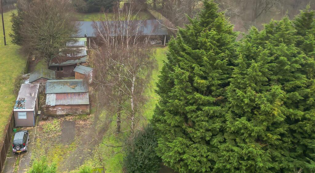 Rear garden &amp; outbuidlings.jpg