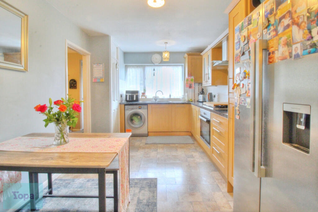 3367fa46-Kitchen1