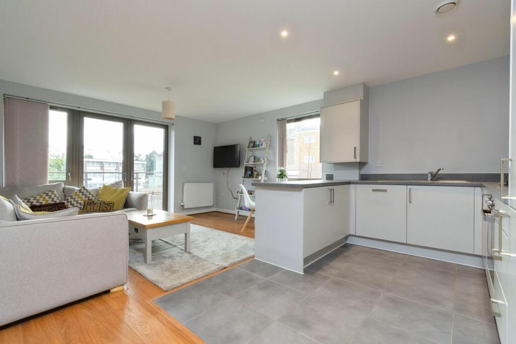 Lounge / Kitchen