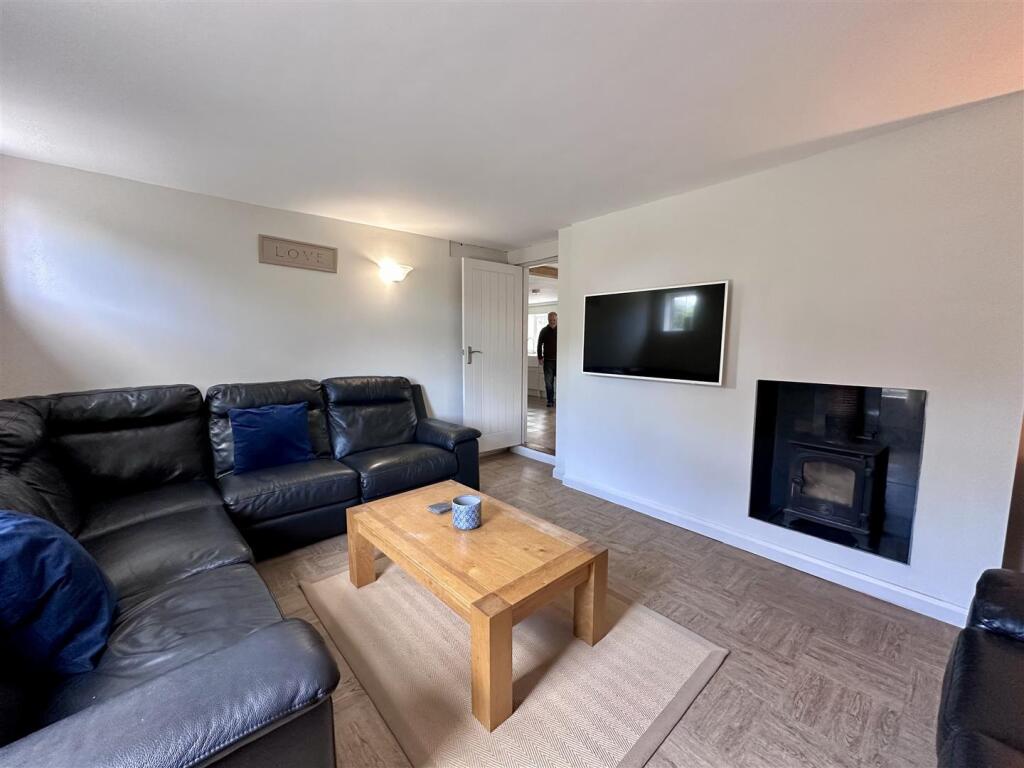 Main Road, Sellindge, Ashford