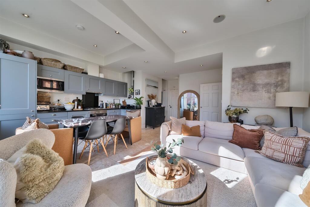 Reception Room/Open Plan Kitchen: