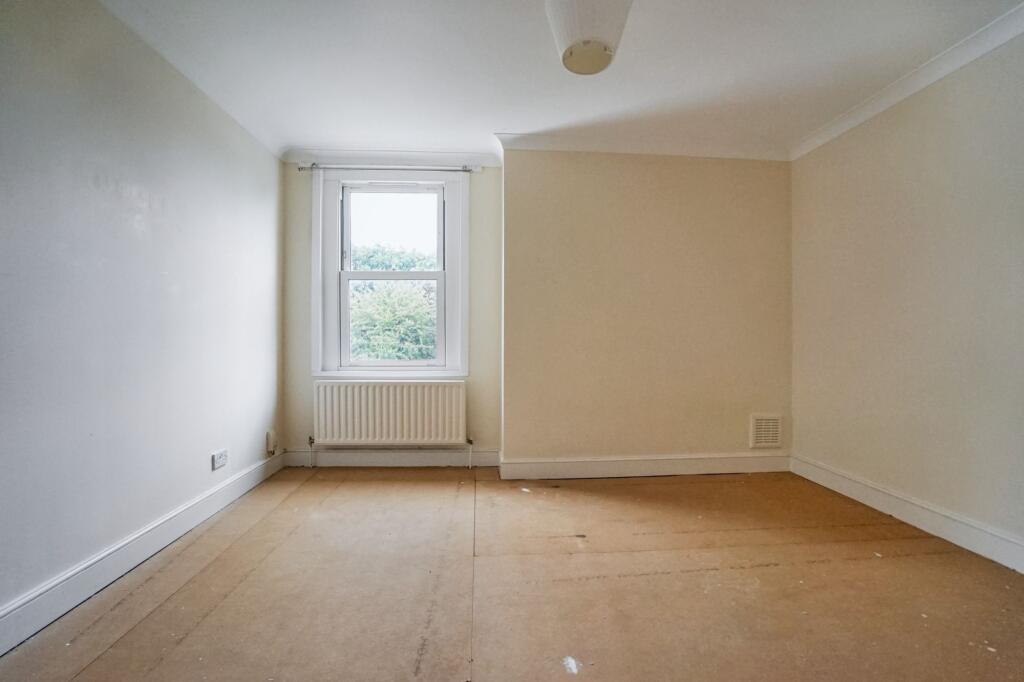 Flat C, 57 Queens Road, Tunbridge Wells, Kent TN4 9NA