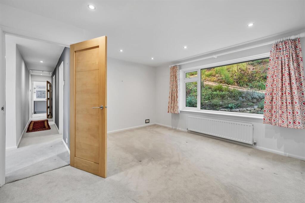 Saxton Mee  14 Castle Mount Crescent 0033.jpg