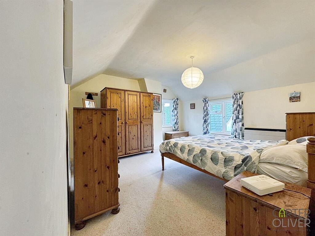 Bedroom 1 (1st Floor)
