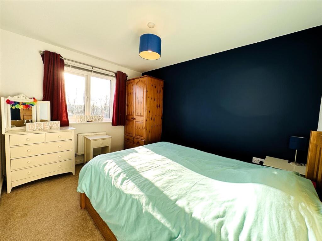 bed2.jpg