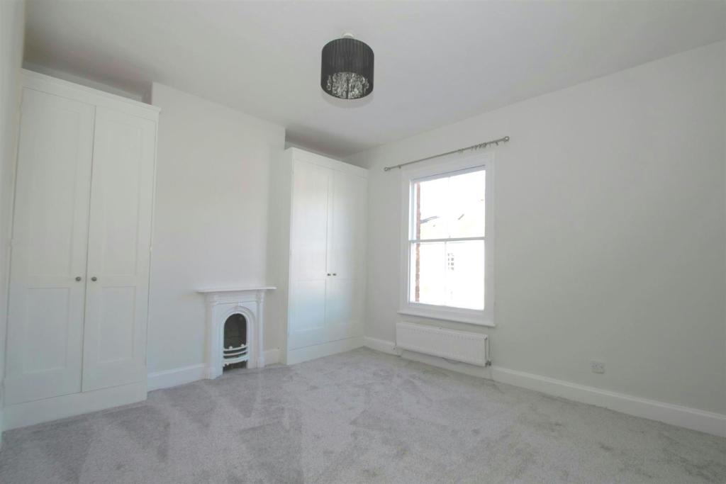 Bedroom 1.jpg