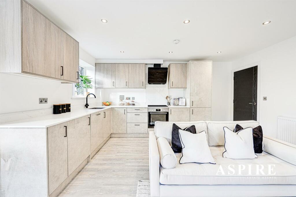 Aspire Estate Agents4.jpg