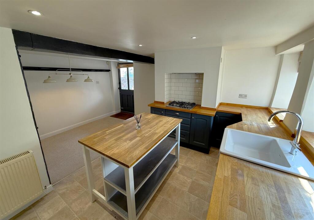 Kitchen C.JPG