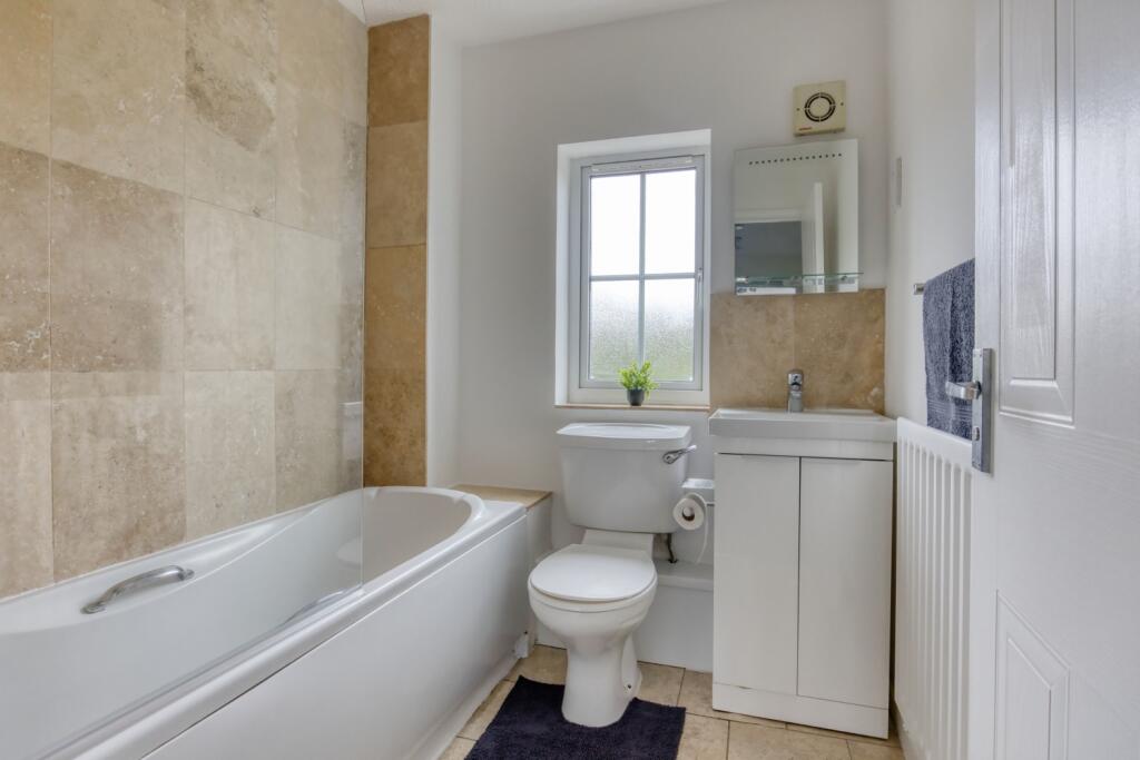 Ewemove Taunton - Graham Way (12)