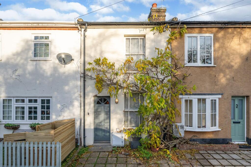 Southbank, Thames Ditton, KT7