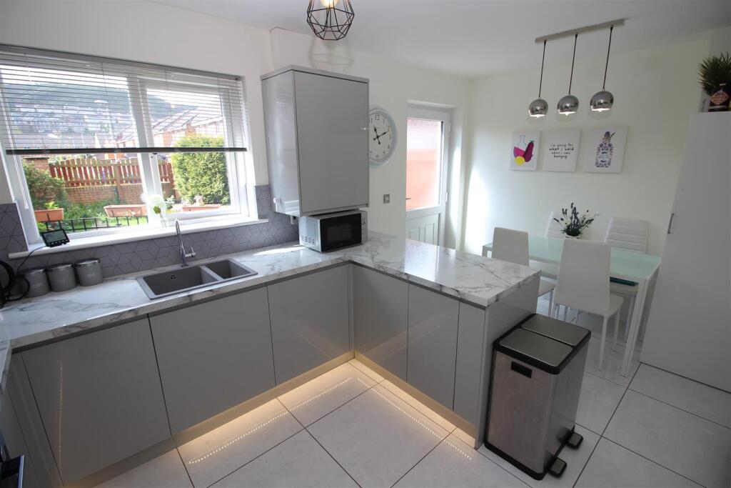 Dining/Kitchen