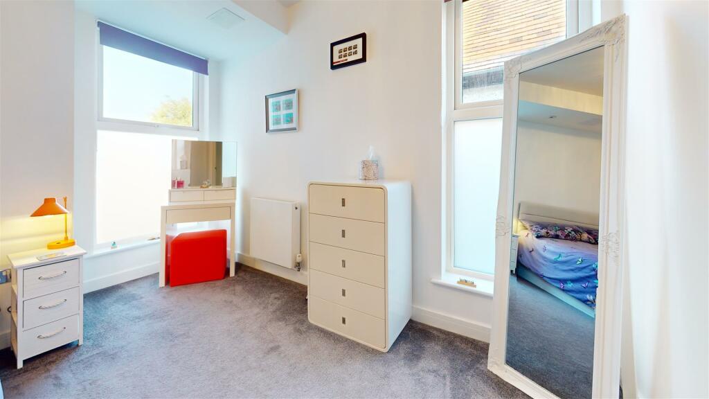 Bedroom (10).jpg