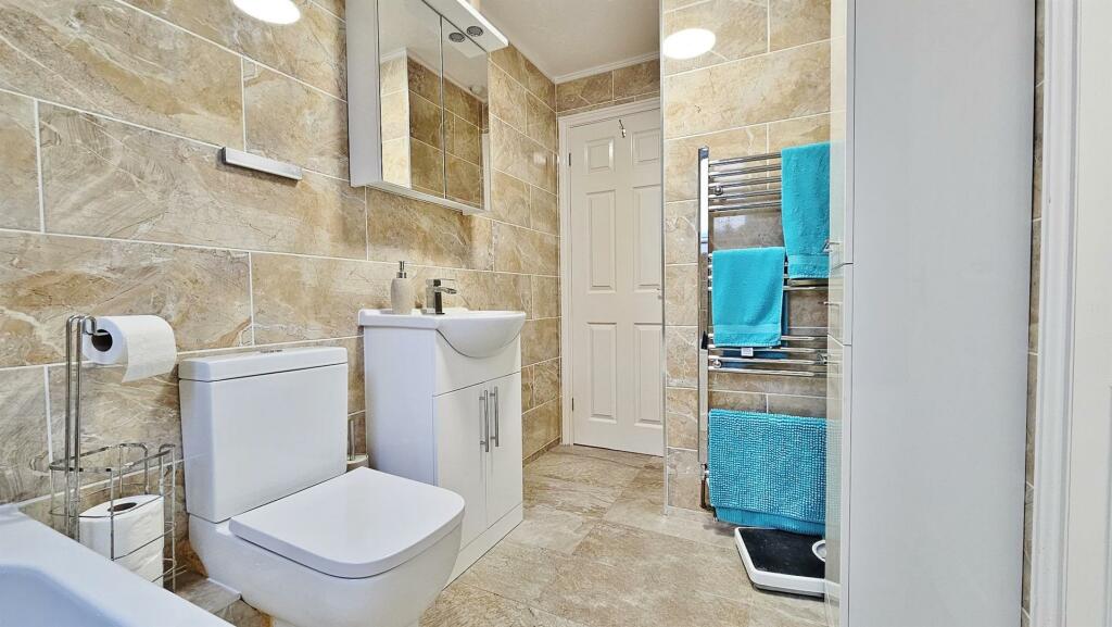 Jack &amp; Jill Bathroom