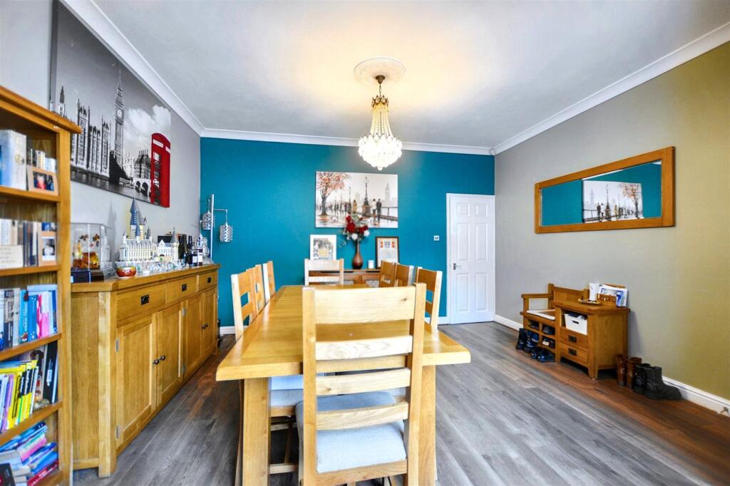 Dining Room_1.jpeg