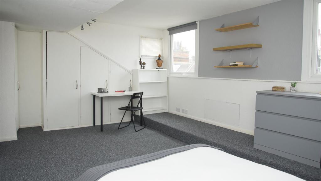student-4-bed-flat-nightingale-rd-portsmouth (28).
