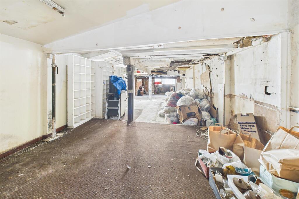 150, East Reach Taunton, Somerset, TA1 3HT | Holli