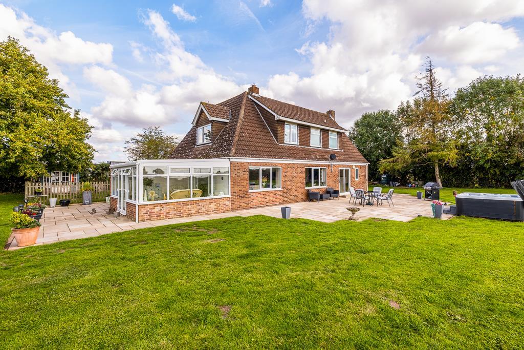 Ashton House (Kirton)-25.jpg