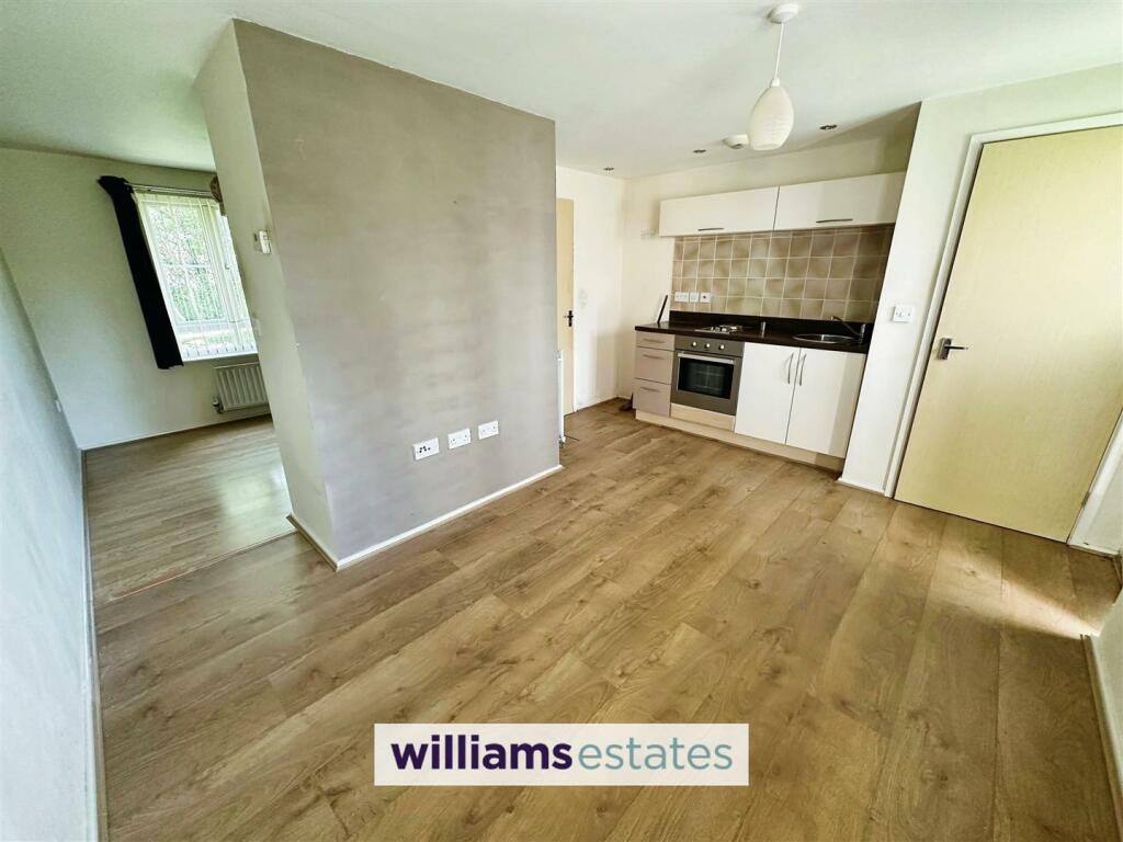 Kitchen / Dining Area