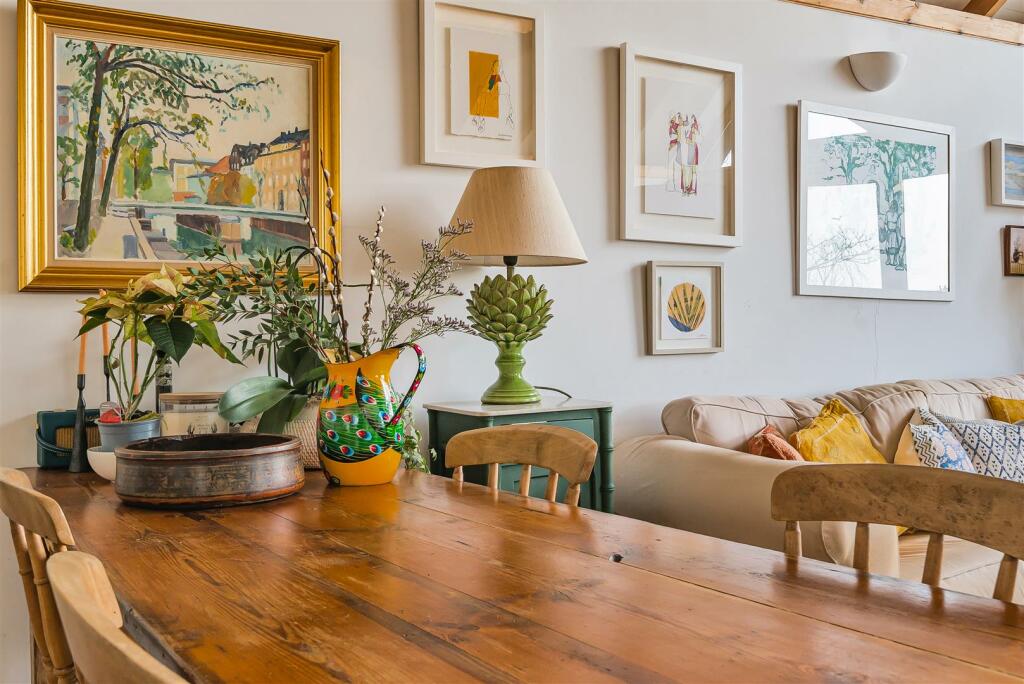 Dining Area.jpg