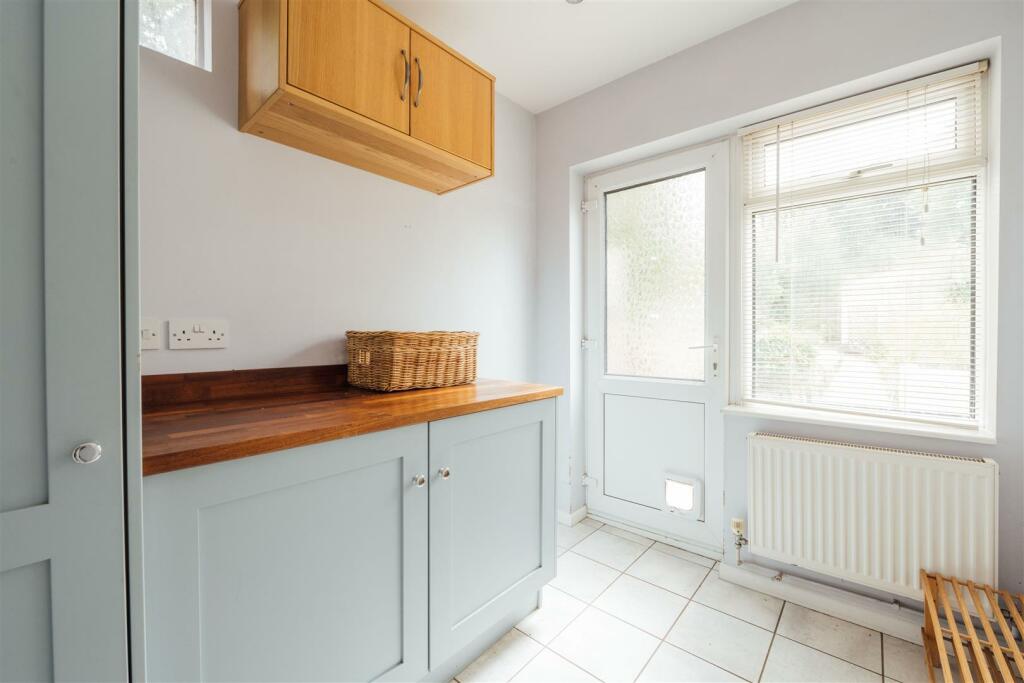 34 Benslow Lane, Hitchin-10.jpg