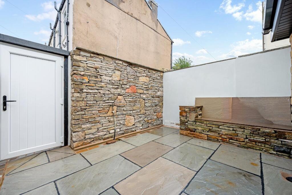 46 Marsh House Lane External-4.jpg