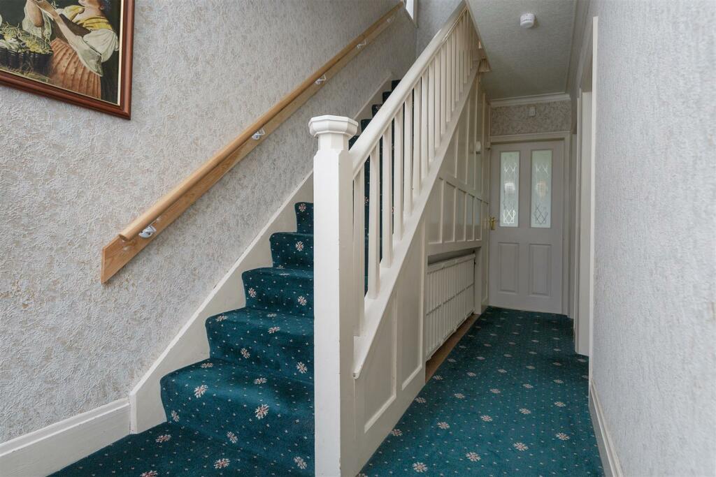 Bramleys Estate Agents - Exley Lane - Halifax (30)