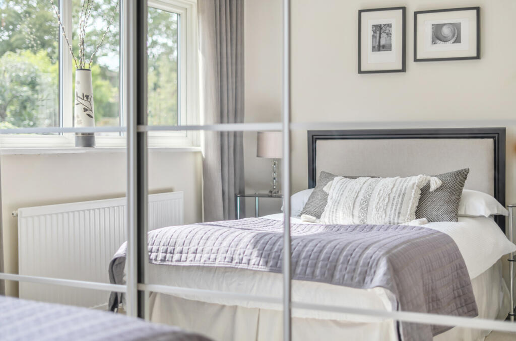 1348549-16-68b980...