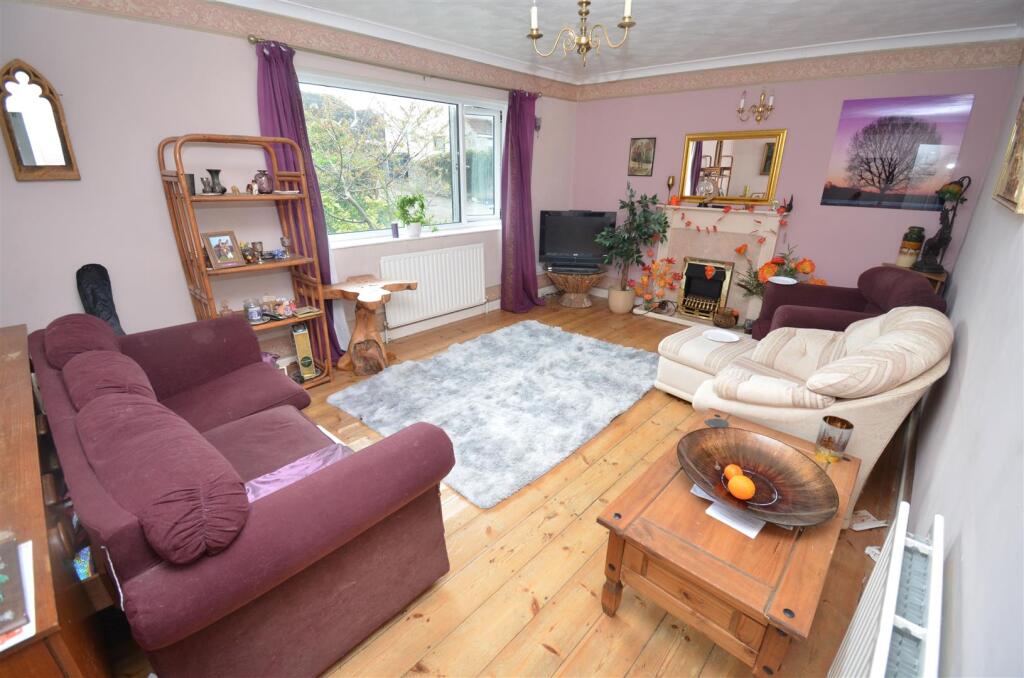 Vicarage Road, Woolavington