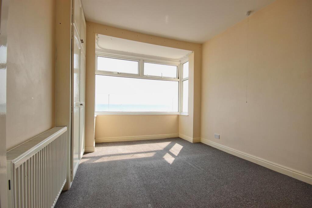 BEDROOM 1 (FRONT)