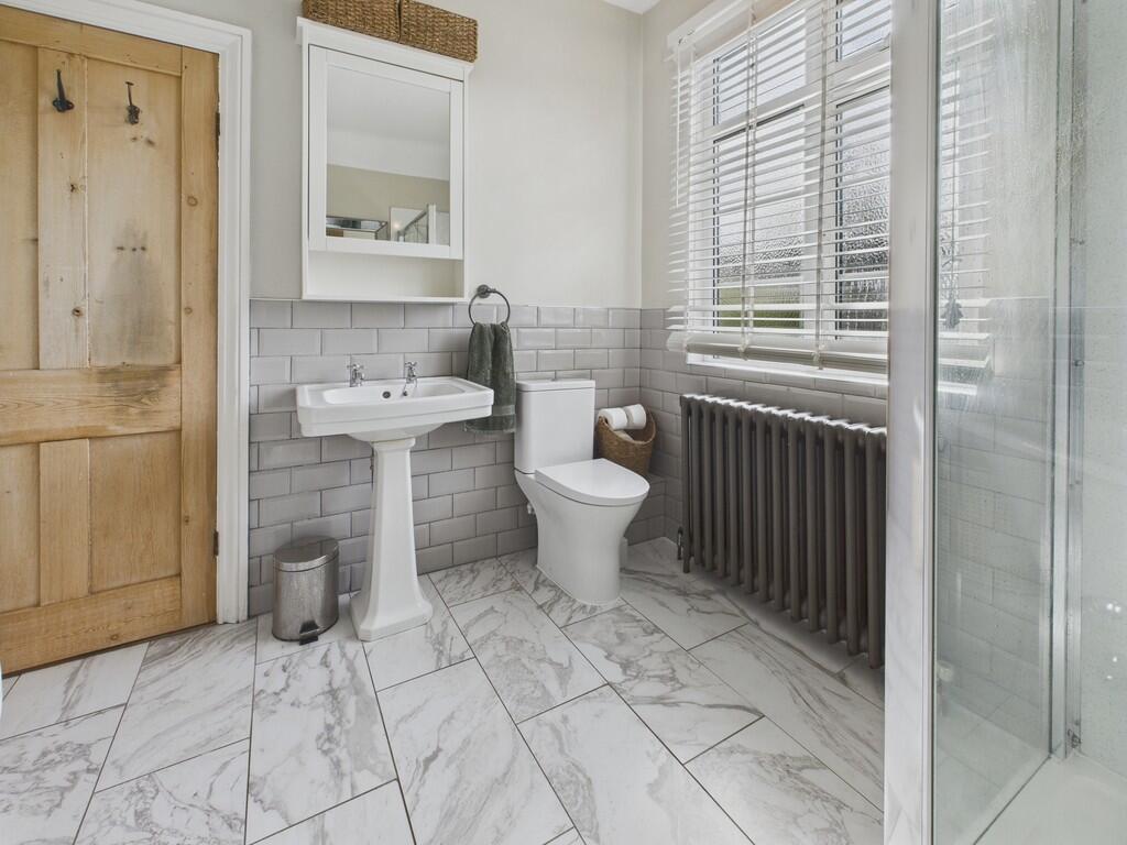 CAM04273G0-PR0157...