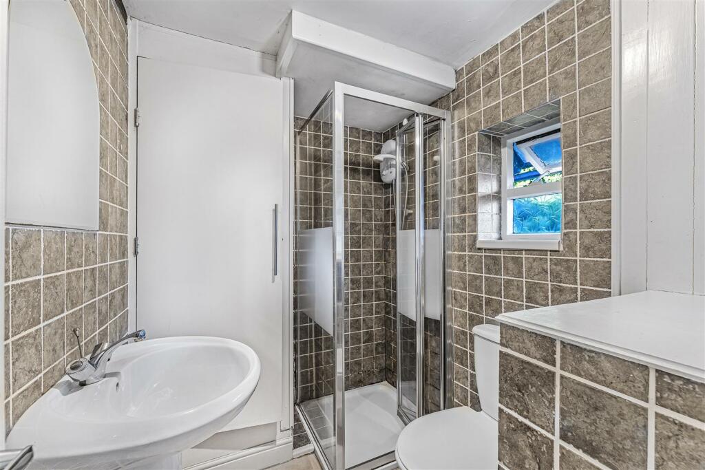 Shower Room.jpg