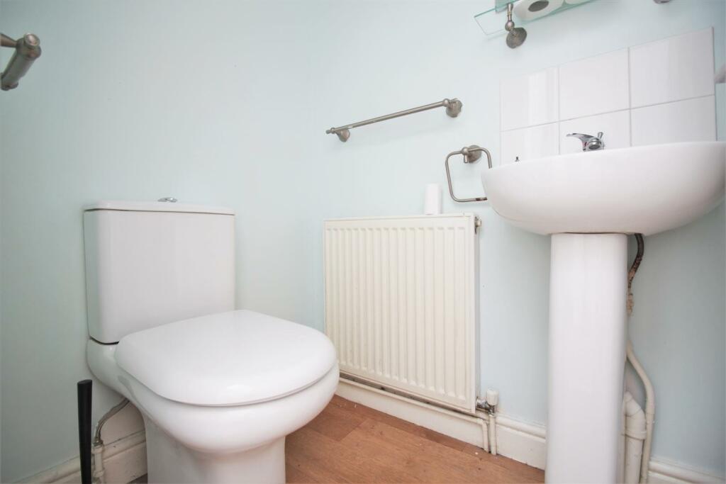 Student-accommodation-sheffield - bathroom 1.JPG