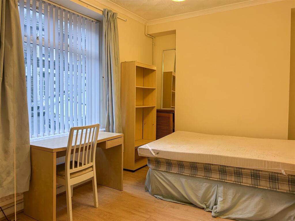 1765991163_2_e43bc9a7-f8ce-4d7d-b971-8d2c52dc5599_