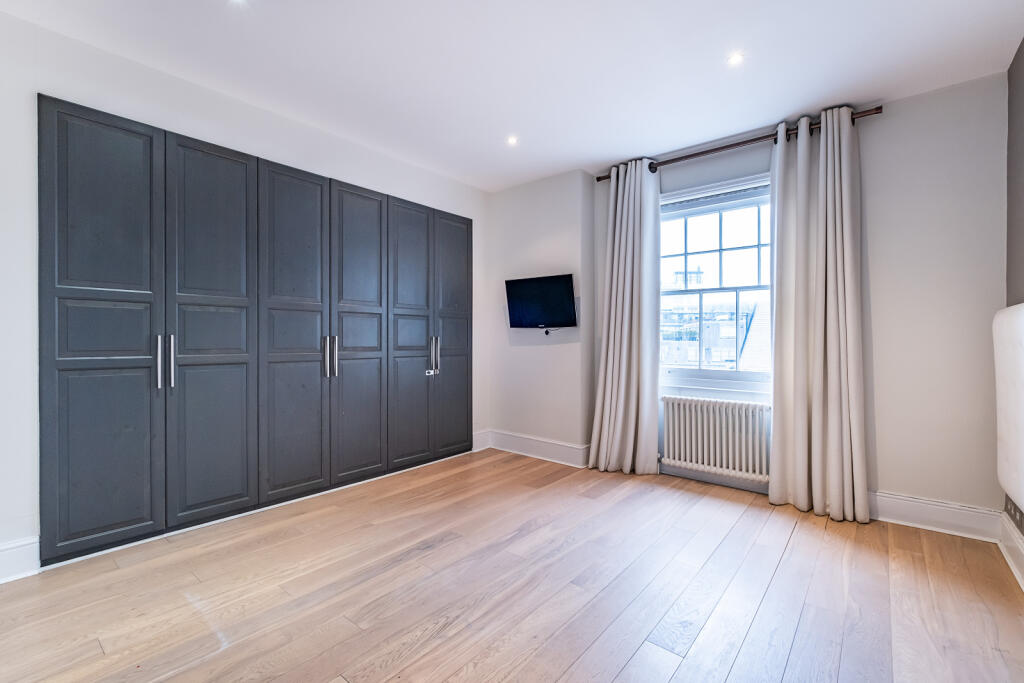 property in Bank House, 
Kensington Road, W8