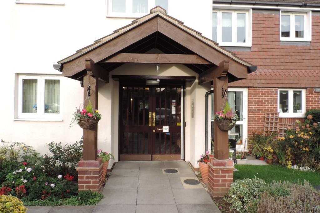 Potters Court (Front Entrance).jpg