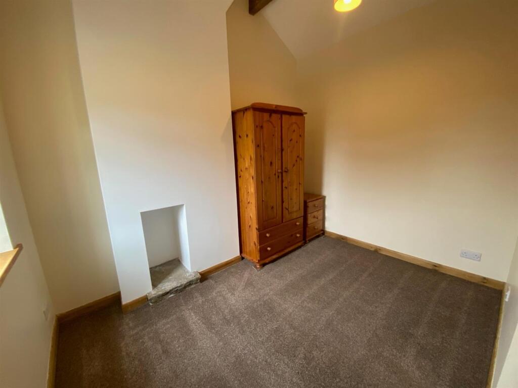 BEDROOM.jpg