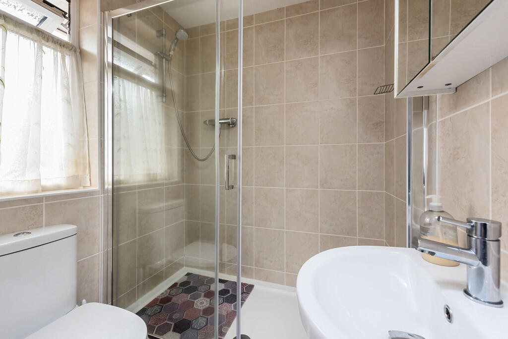 7 The Brambles (6...