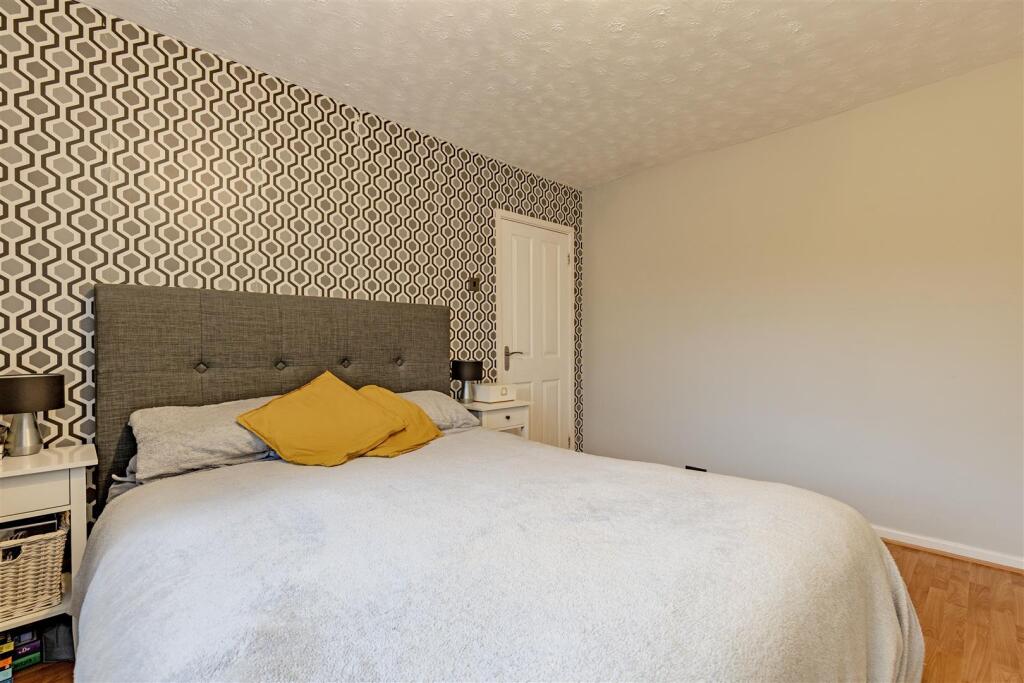Bedroom 2-2.jpg