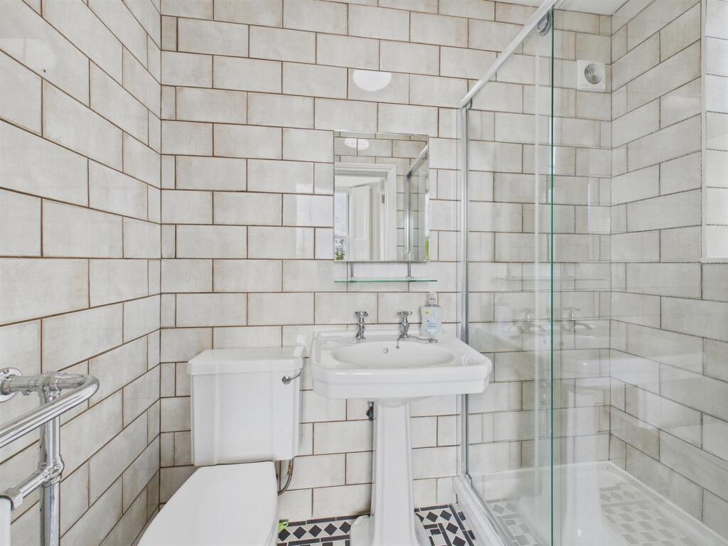 Shower room.jpg