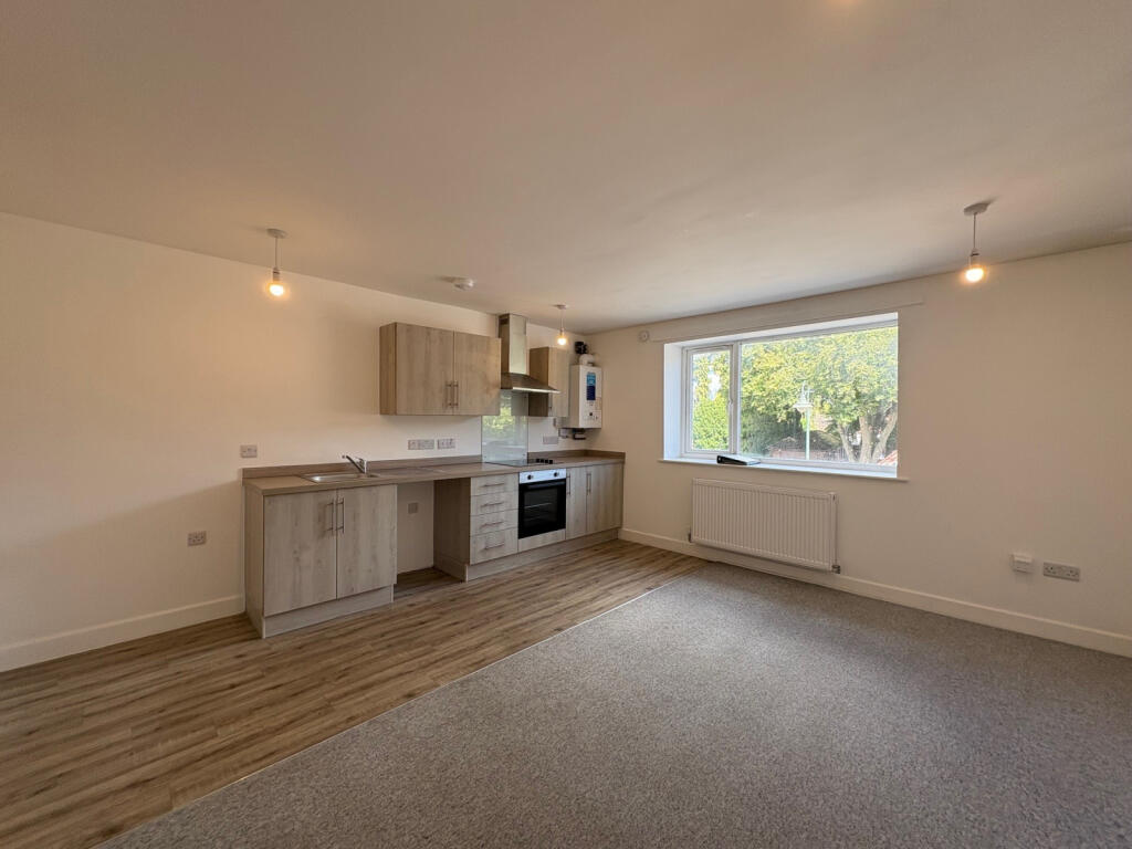 2 bed flat to rent Eling Lane, Totton SO40