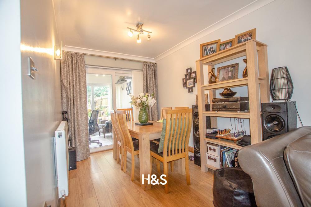 50chamberlainroad dining area.jpg