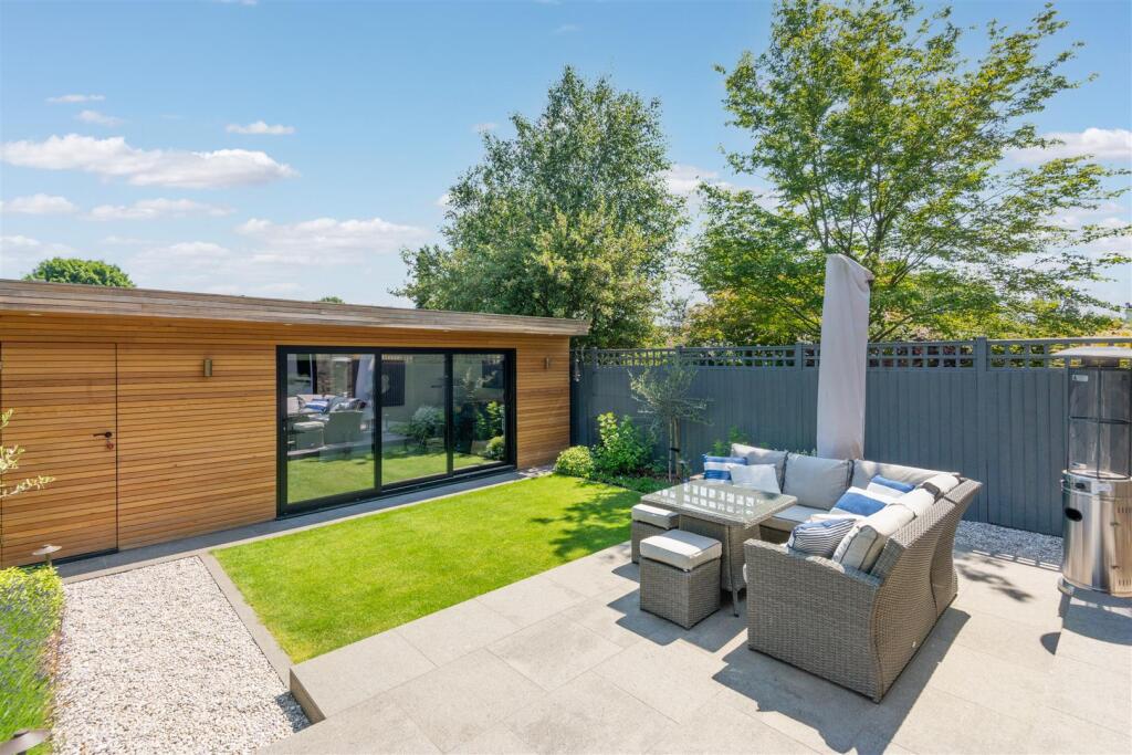 Abinger Road, W4 - FOR SALE