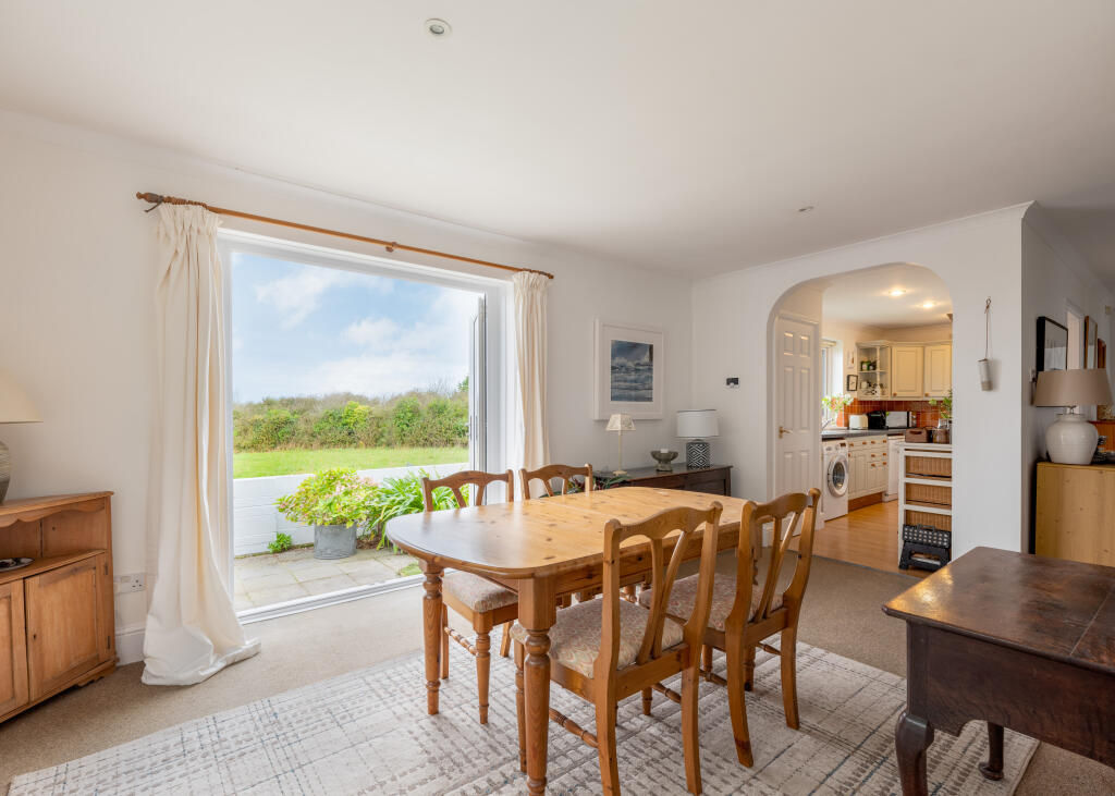 6724c52609251_Trelawney Court 1-18