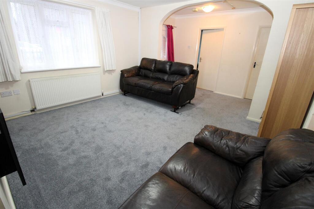 Lounge1.JPG
