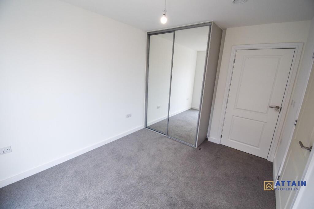 Bedroom 1 Flip.jpg