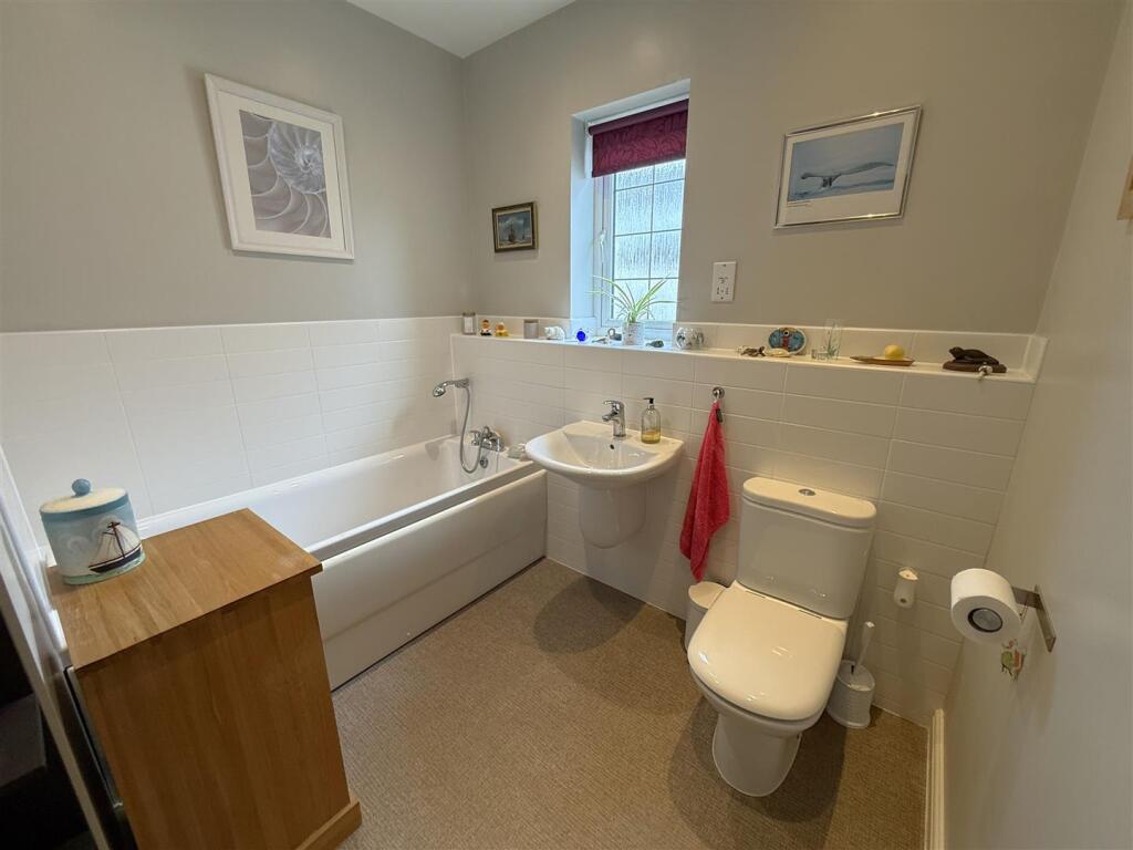 Bathroom.JPG