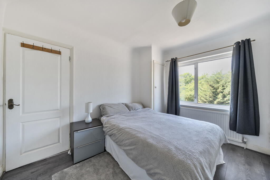 1319852-18-6870f3...