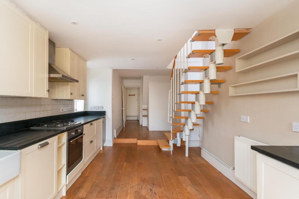 G2F5CPCN - Kitchen B.jpg