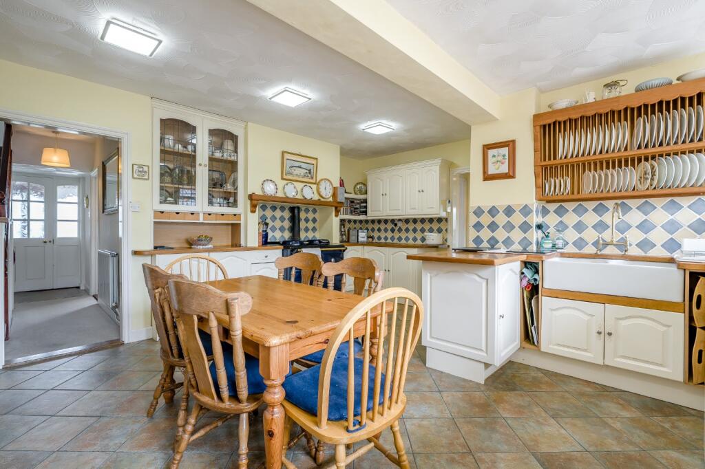 Kitchen/Breakfast Rm